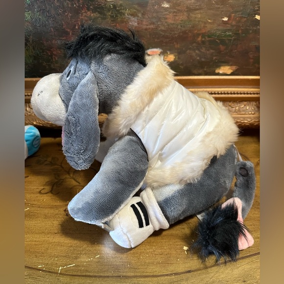RARE 2011 Disney Store Ice Skating Eeyore Winter Coat Plush Limited Edition HTF - Picture 3 of 13